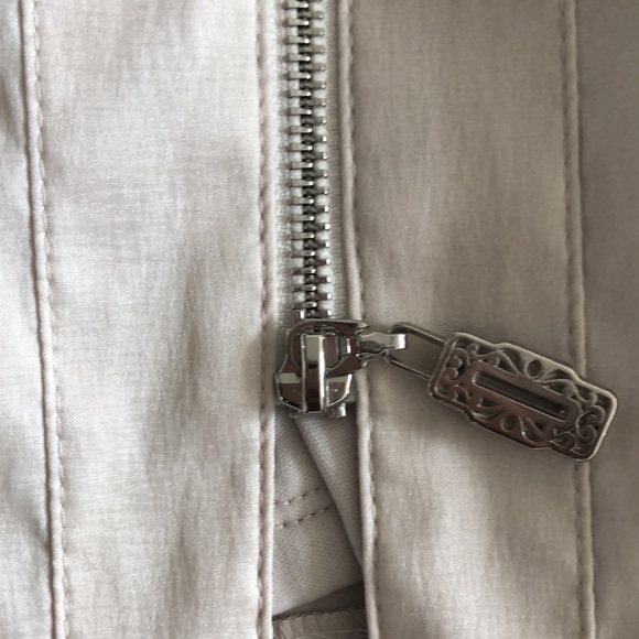 Fitted front zip dress - Picture 3 of 8